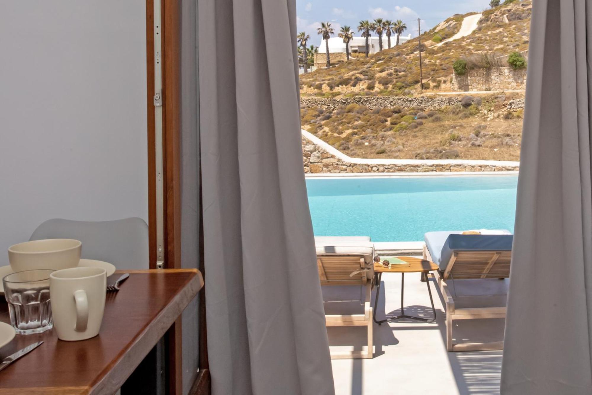 Aqua Breeze Seaview Pool Suites Mykonos Mykonos Town Екстериор снимка