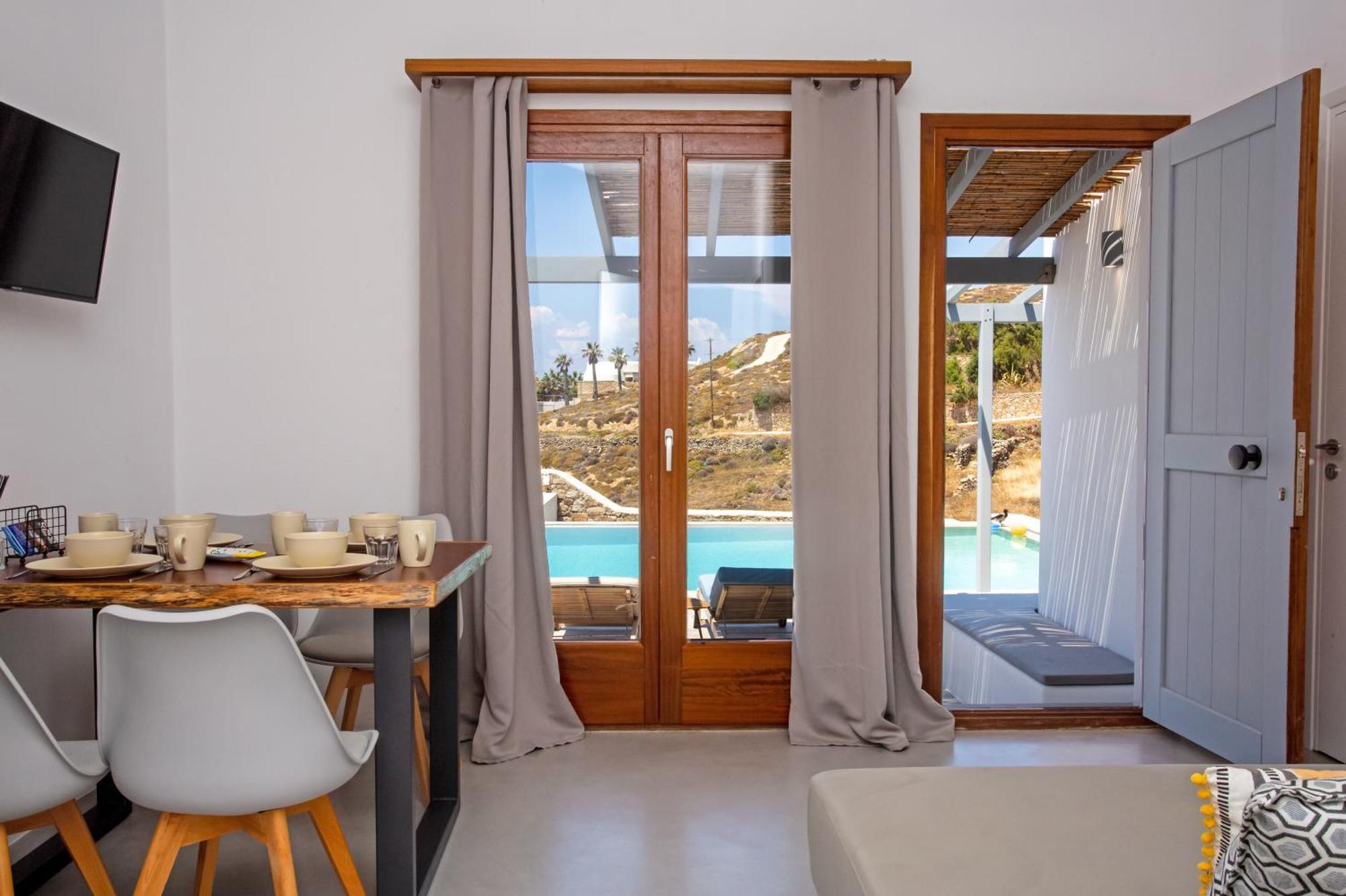 Aqua Breeze Seaview Pool Suites Mykonos Mykonos Town Екстериор снимка